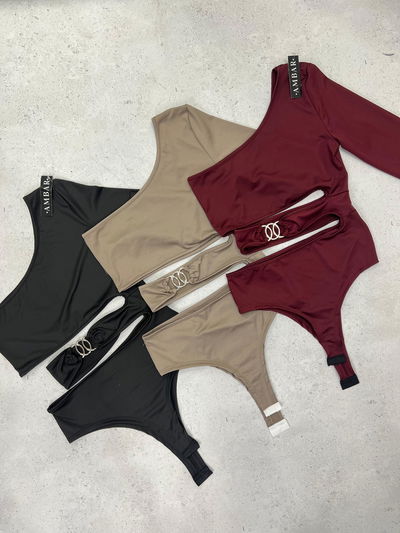 Body un solo hombro con aplique de lycra 