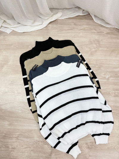 Sweater de lana media polera rayado 