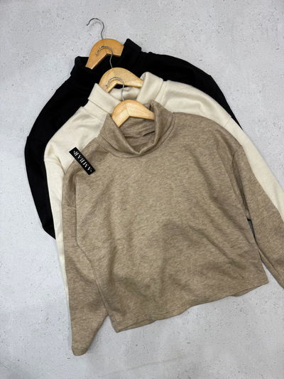 Sweater polera de lanilla  