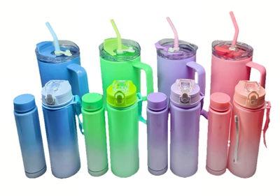 VASO CON SORBETE MÁS DOS BOTELLAS