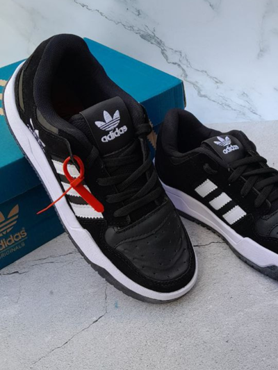 Adidas Forum negra