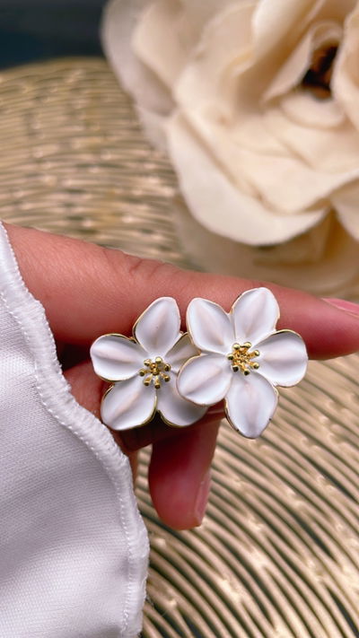 Aros pasantes estilo orquídea 