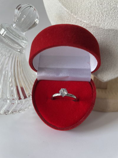 Cintillo acero quirúrgico con caja gamuzada 