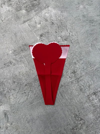 Tanga invisible corazon rojo