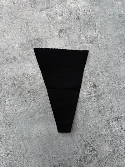 Tanga invisible corazon negro