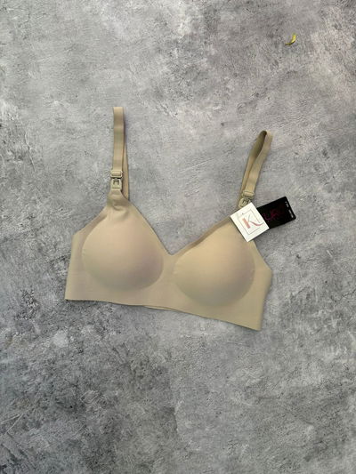 Corpi de amamantar nude