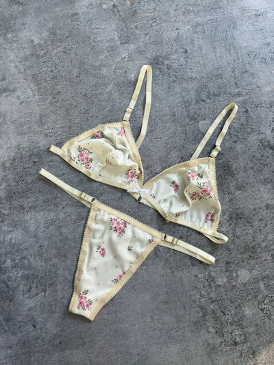 Gina flor rosa clara 🌸