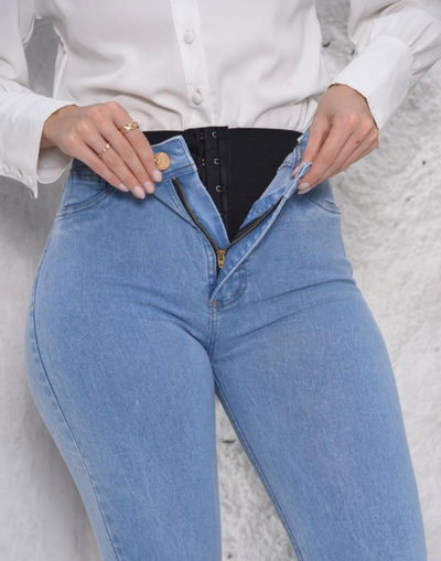 Jean con faja Celeste Flare