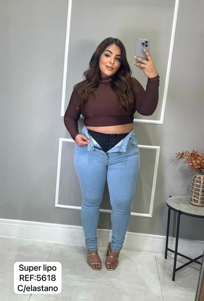 Jeans con faja celeste plus size 