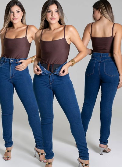 Jeans con faja azul oceano
