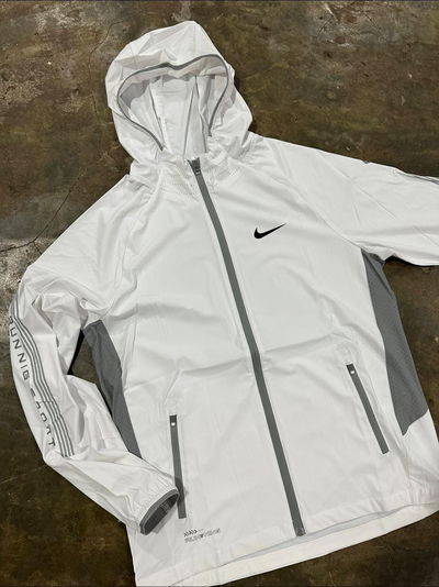 Rompeviento blanco Nike, tela Tecnica IDEAL RUNNING