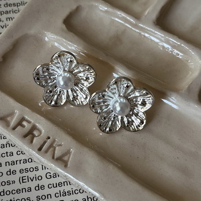 aros pearly flowers 1