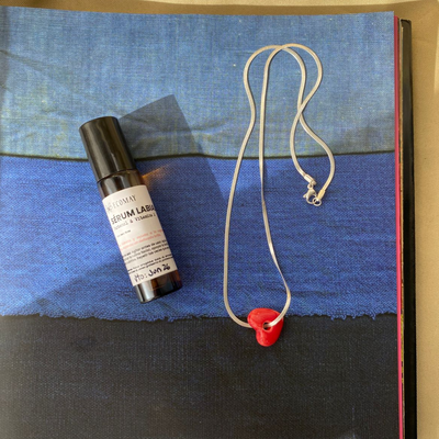 Sérum Labial + Collar Corazón Simple de Mine