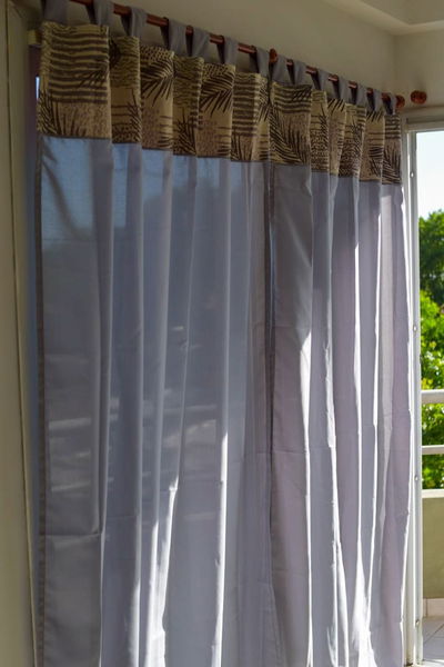 Juegos de cortinas con guarda de chenill