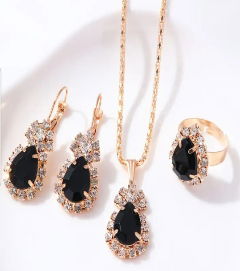 CONJUNTO DE CADENA, ANILLO Y ARETES 