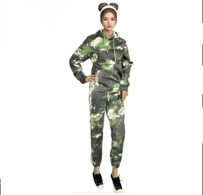 CONJUNTO DE SUDADERA Y PANTALON  VERDE