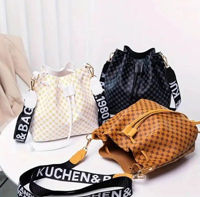 BOLSO DE HOMBRO PARA MUJER CON CIERRE AJUSTABLE Y CORDON