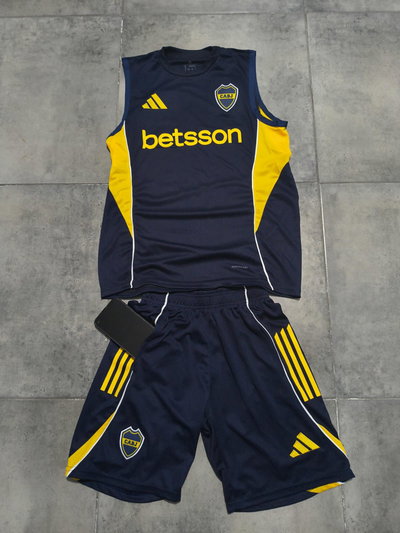 Conjunto de musculosa y short