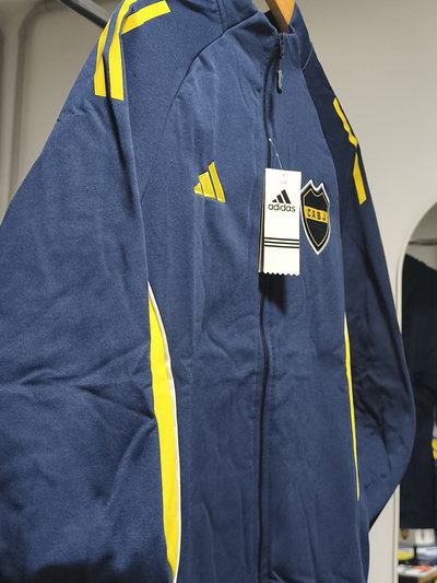 Campera azul marino frizada