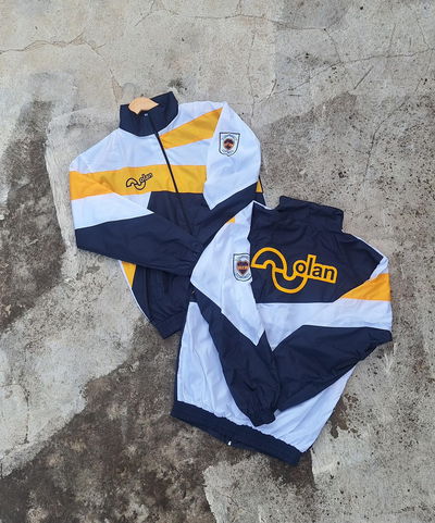Campera rompeviento OLAN