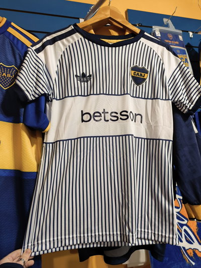 Camiseta alternativa rayada 26/27