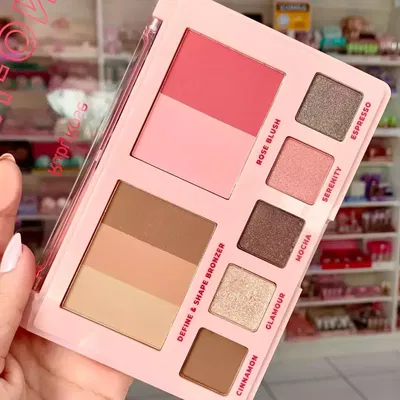 Paleta de Bronzer, Rubor y Sombras All In One de Ruby Rose