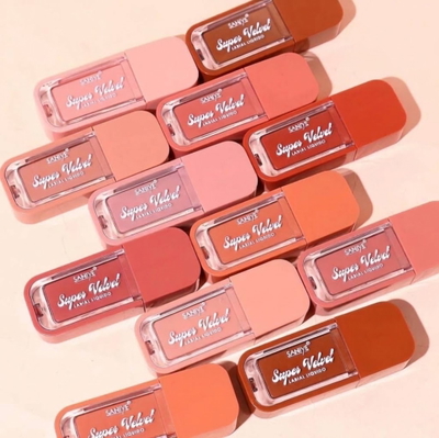 Matte Lip Gloss Super Velvet de Saniye 