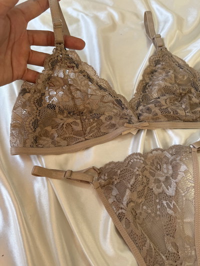 CONJUNTO PETAL (NUDE)