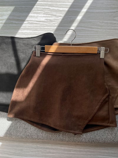 SHORT POLLERA GAMUZADA