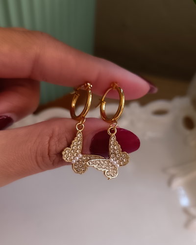 Argollas Mariposa Cubic y perlas 