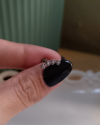 Piercing corazones yCubic AQ