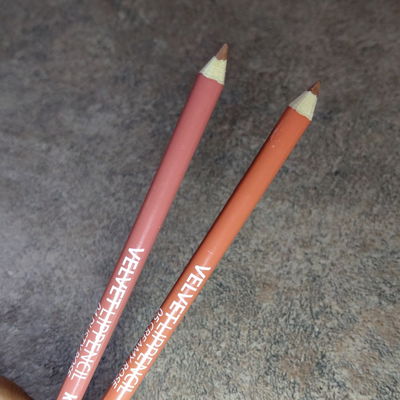 delineador de labios tono nude 04