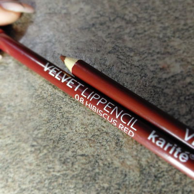 delineador de labios tono marron 08