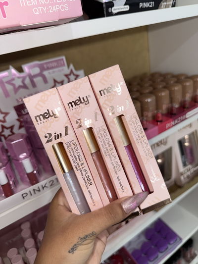 Lip combo Delineador + Gloss MELY