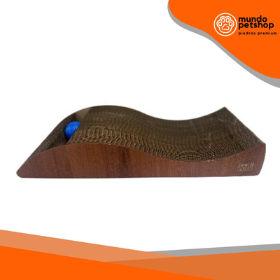RASCADOR PESCADO CON PELOTA FRENTE DE MADERA