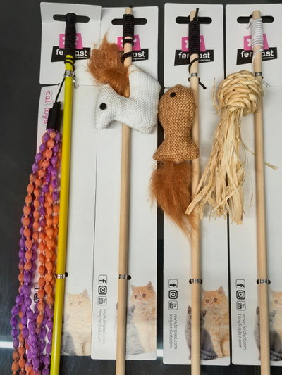 Cañita Interactiva de Madera con Caballito Ferplast para Gatos