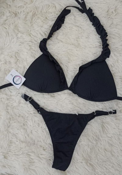 Bikini Texturada Negra - Corpiño armado - Colaless regulable