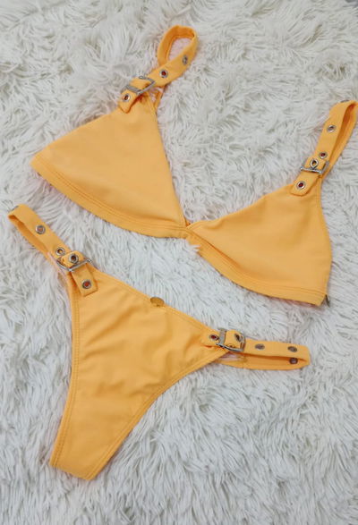 Bikini Naranja - Corpi Triángulo - Ojales metálicos - Colaless regulable