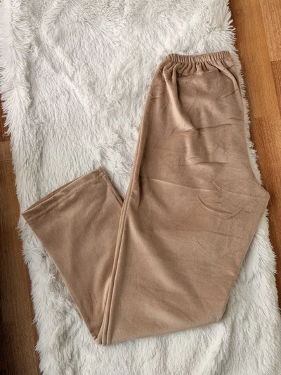 Pantalón Beige de Plush 