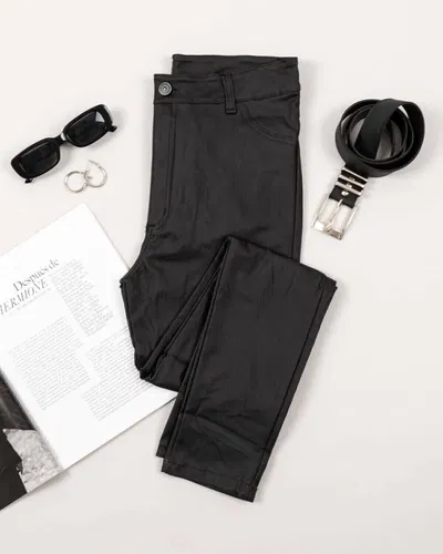 Pantalon Engomado