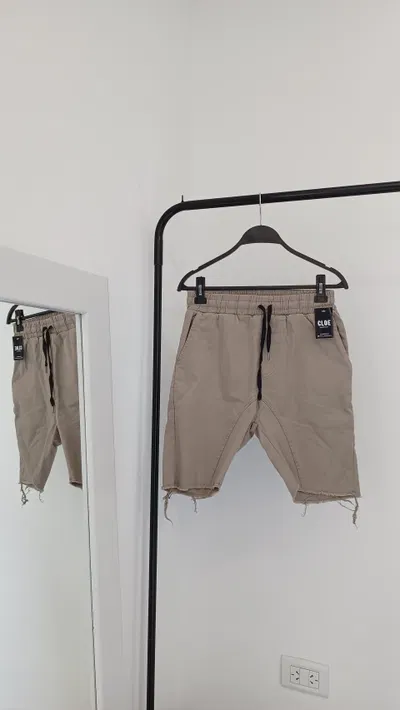 Bermuda Gabardina Hombre