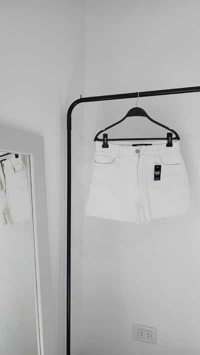 Short Brisa