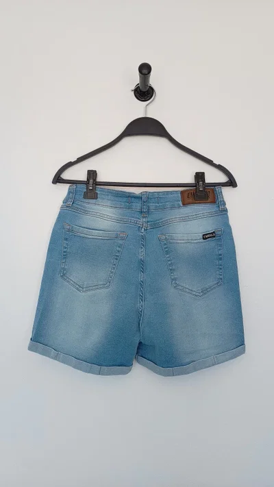 Short Carmin