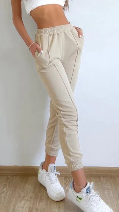 Jogger Rustico Chupin con Recorte