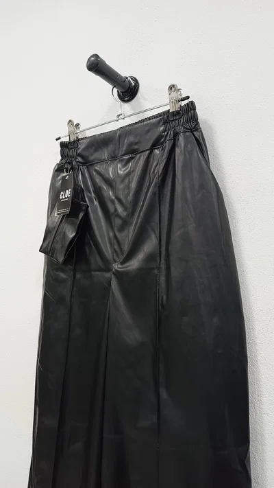 Pantalon Ecocuero con Monedero