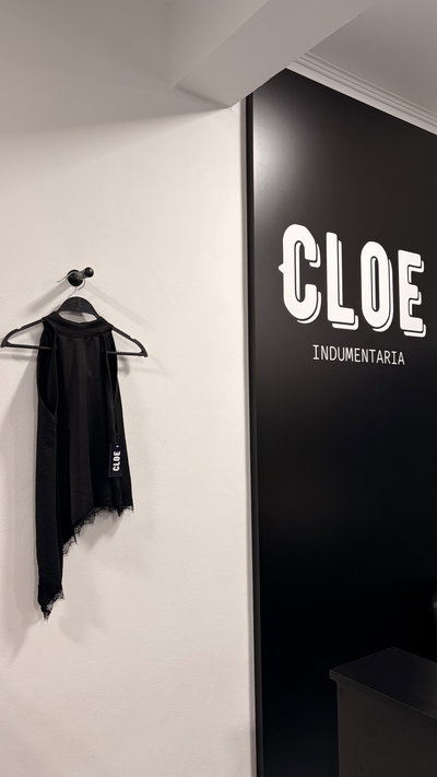 Blusa Halter Irregular Puntilla