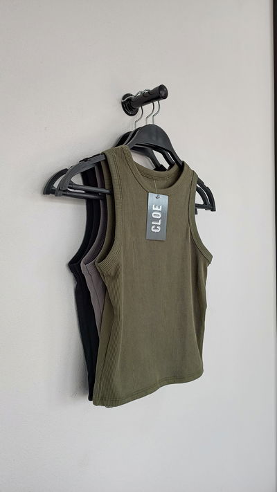 Musculosa Cerrada Larga Wonka