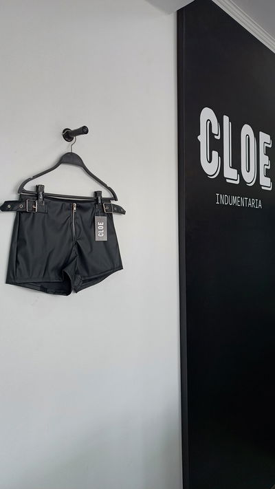 Short Cuerina 2 Hebillas
