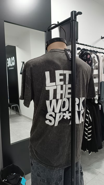 Remera Oversized Let The Work