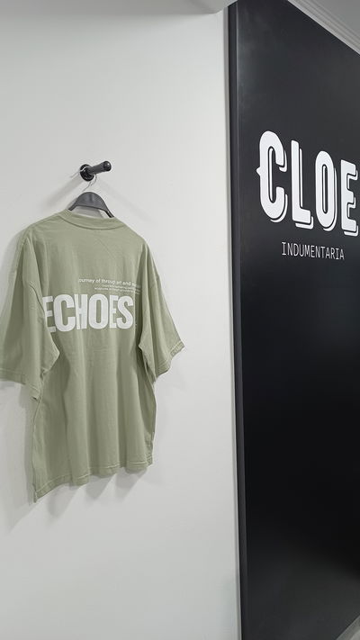 Remera Boxy Echoes